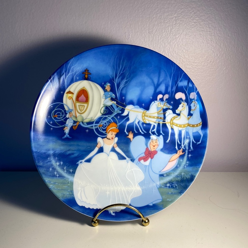 Limited edition collectible Bibbidi-Bobbidi-Boo plate